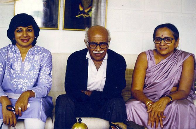 Kiran Mazumdar Shaw with her parents