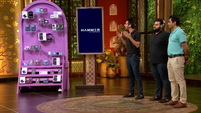 Image of Hammer lifestyle presenting their business in shark tank India.